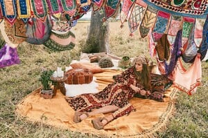 Spell-and-the-Gypsy-Collective-Festival-17-Collection-muse-Annalise-McLachlan-by-Ming-Nomgchong21.jpg