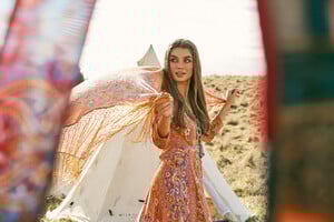 Spell-and-the-Gypsy-Collective-Festival-17-Collection-muse-Annalise-McLachlan-by-Ming-Nomgchong28.jpg