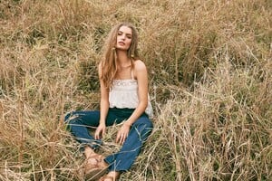 Spell-and-the-Gypsy-Collective-Festival-17-Collection-muse-Annalise-McLachlan-by-Ming-Nomgchong43.jpg
