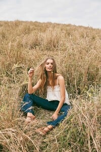 Spell-and-the-Gypsy-Collective-Festival-17-Collection-muse-Annalise-McLachlan-by-Ming-Nomgchong45.jpg