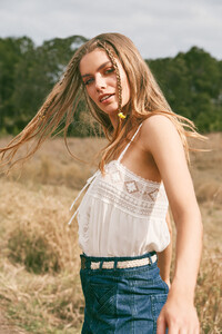 Spell-and-the-Gypsy-Collective-Festival-17-Collection-muse-Annalise-McLachlan-by-Ming-Nomgchong47.jpg