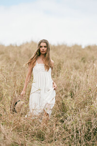 Spell-and-the-Gypsy-Collective-Festival-17-Collection-muse-Annalise-McLachlan-by-Ming-Nomgchong48.jpg