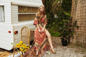 Spell-and-the-Gypsy-Collective-Festival-17-Collection-muse-Annalise-McLachlan-by-Ming-Nomgchong77.jpg