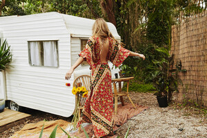Spell-and-the-Gypsy-Collective-Festival-17-Collection-muse-Annalise-McLachlan-by-Ming-Nomgchong80.jpg