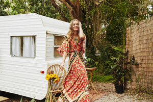 Spell-and-the-Gypsy-Collective-Festival-17-Collection-muse-Annalise-McLachlan-by-Ming-Nomgchong82.jpg