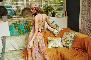 Spell-and-the-Gypsy-Collective-Festival-17-Collection-muse-Annalise-McLachlan-by-Ming-Nomgchong86.jpg