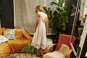 Spell-and-the-Gypsy-Collective-Festival-17-Collection-muse-Annalise-McLachlan-by-Ming-Nomgchong96.jpg