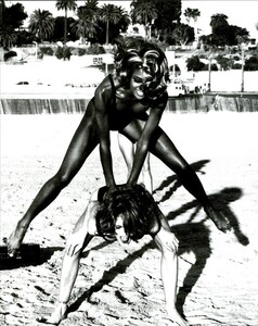 Summertime_von_Unwerth_Vogue_Italia_May_1991_02.thumb.jpg.f4bee16bd082b7d48d068dfbbb36e4ac.jpg