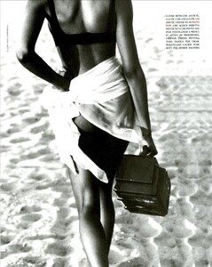 Summertime_von_Unwerth_Vogue_Italia_May_1991_14.thumb.jpg.b72c4de3c1da0352a3c07b5edec680bf.jpg