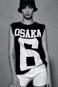 Superdry-Spring-Summer-2020-Campaign08.thumb.jpg.2328809e9cdc7090b31d1c29d11f017e.jpg