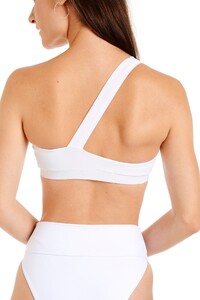 Tammy_Back_White_1920x.jpg