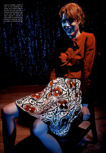 Thompson_Vogue_Italia_February_2005_04.thumb.png.8266a45cfe62485a4ab53913e65241b4.png