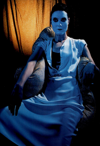 Thompson_Vogue_Italia_February_2005_10.thumb.png.93c6534f5d6f8f34e547fe87da3915a7.png