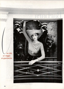 Viaggio_Hanson_Vogue_Italia_April_1994_01.thumb.png.33e7eb4e7402dd2457638cbbad46696a.png