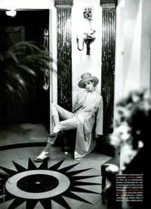 Viaggio_Hanson_Vogue_Italia_April_1994_06.thumb.png.ab196b45e3ac541302e9e328195f62b4.png