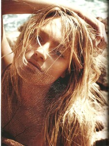 Vivanco_Vogue_Turkey_June_2011_03.thumb.jpg.2d4c8b90c34796cc5837fdfa865d032c.jpg