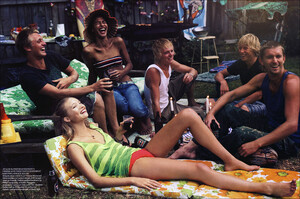 Vogue_UK_Julho2006_phCorinneDay_GemmaWard_06.jpg