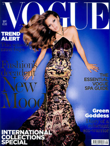 Vogue_UK_Setembro2004_phNickKnight_KateMoss_cov.jpg