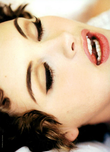 Wake_Up_Hanson_Vogue_Italia_April_1994_04.thumb.png.dd9e345500134e43fd2bd9f0e57856d2.png