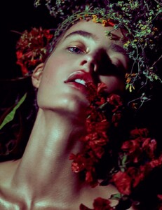 Yeste_Vogue_Russia_April_2016_01.thumb.jpg.08f11b01666fd840916a4f34212e7b54.jpg