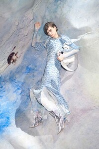 acne-studios-spring-2020-ad-campaign-photos-the-impression-00372d61a170850866a0e14fa1d31c4aa8f_thumb.jpg
