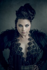 amy_solo4-147121874.jpg