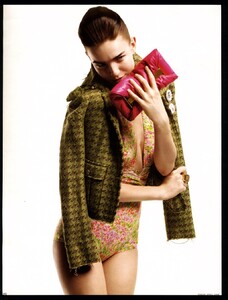 at_vogue-de_2008-04_p292.jpg