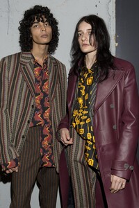 backstage-defile-marni-automne-hiver-2019-2020-milan-coulisses-113.thumb.jpg.f659fb27763538938cd27f72277ba5a2.jpg