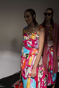 backstage-defile-marni-printemps-ete-2019-milan-coulisses-195.thumb.jpg.5aac633eb0d721cafe5c528f00312213.jpg