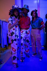 backstage-defile-marni-printemps-ete-2020-milan-coulisses-17.thumb.jpg.7385ff442c601a1fbe35bbf243500fd6.jpg