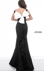 black-white-bow-560x902.jpg