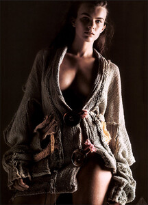 blk2-122-Filippa_Palmstierna-Hamilton-AnotherMagazin3-phMarioSorrenti.jpg