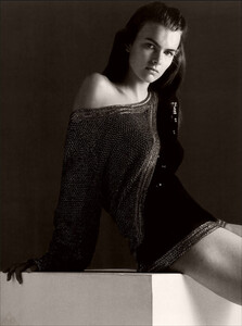 blk2-123-Filippa_Palmstierna-Hamilton-AnotherMagazin3-phMarioSorrenti.jpg