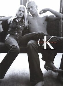 calvin_klein_j006a.thumb.jpg.a96bd56dc3b10573514d8ab51ba47cc9.jpg