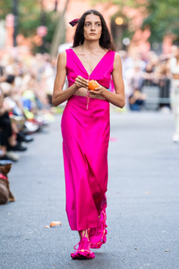 defile-collina-strada-printemps-ete-2020-new-york-look-18.thumb.jpg.c889967e71d6a1730d9ccddf6b589d29.jpg