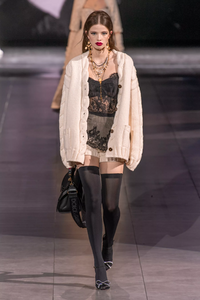 defile-dolce-amp-gabbana-automne-hiver-2020-2021-milan-look-111.thumb.jpg.aeee10ba0f580fa6a25a922bf5ff1149.jpg