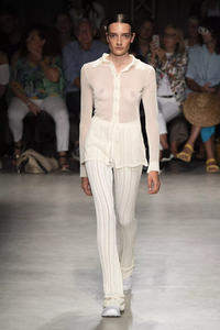 defile-marco-rambaldi-printemps-ete-2020-milan-look-11.thumb.jpg.b908eed99cd5d895f48545f41081dff5.jpg