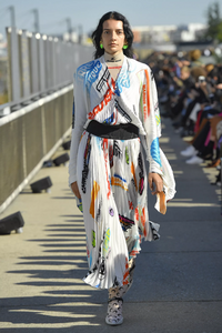 defile-marine-serre-printemps-ete-2019-paris-look-6.thumb.jpg.9d40eeac0dbb7eb637f43e4419d318c5.jpg