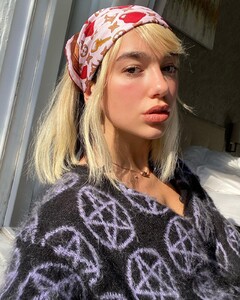 dua-lipa-social-media-04-15-2020-0.jpg