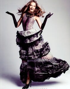 fashion_scans_remastered-eniko_mihalik-harpers_bazaar_usa-september_2012-scanned_by_vampirehorde-hq-6.thumb.jpg.23a3e5fb0c4dd651856ff0827532d1b8.jpg