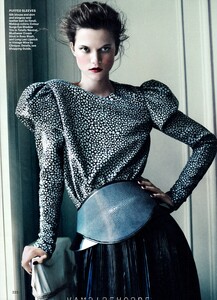 fashion_scans_remastered-kasia_struss-allure-september_2012-scanned_by_vampirehorde-hq-7.thumb.jpg.6ee632e0b414769437b1e4e791ed1ecb.jpg