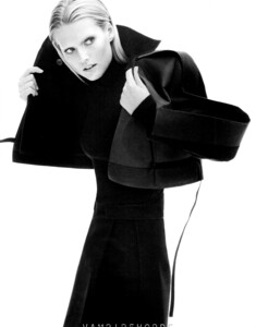 fashion_scans_remastered-toni_garrn-harpers_bazaar_usa-september_2012-scanned_by_vampirehorde-hq-10.thumb.jpg.1ec98c174255afa9c8a5c4ef634d86e5.jpg