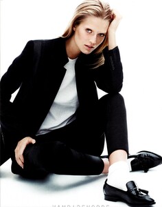 fashion_scans_remastered-toni_garrn-harpers_bazaar_usa-september_2012-scanned_by_vampirehorde-hq-7.thumb.jpg.2a19d294d9a98cd77916ef965b414226.jpg