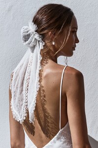 grace-loves-lace.shop_.veils-and-hair.chantilly-hair-bun_001.jpg