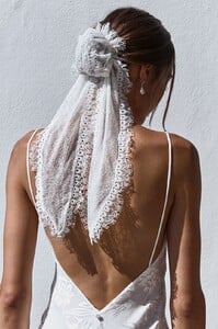 grace-loves-lace.shop_.veils-and-hair.chantilly-hair-bun_002.jpg