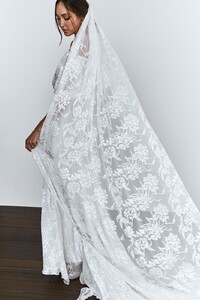 grace-loves-lace.shop_.veils-and-hair.loyola-veil_002.jpg