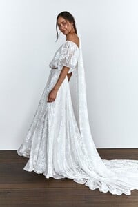 grace-loves-lace.shop_.veils-and-hair.loyola-veil_006.jpg
