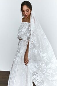 grace-loves-lace.shop_.veils-and-hair.loyola-veil_013.jpg