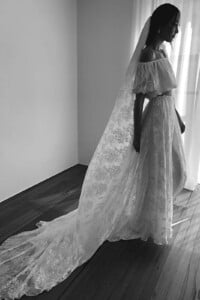 grace-loves-lace.shop_.veils-and-hair.loyola-veil_021.jpg