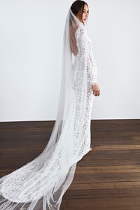 grace-loves-lace.shop_.veils-and-hair.pearly-long-veil_016.jpg